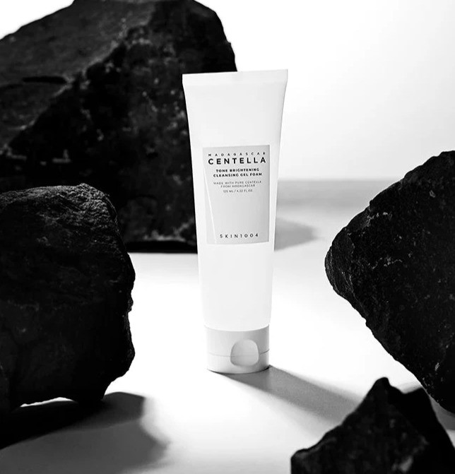 Skin1004 Madagascar Centella Tone Brightening Cleansing Gel