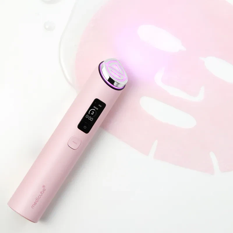 Medicube AGE-R Booster Pro X2 with a hydrogel mask