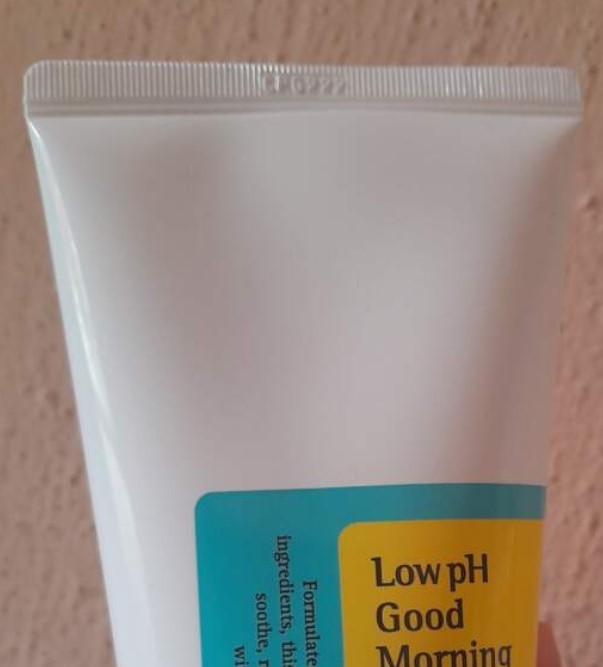 Fake Low pH Good Morning Gel Cleanser
