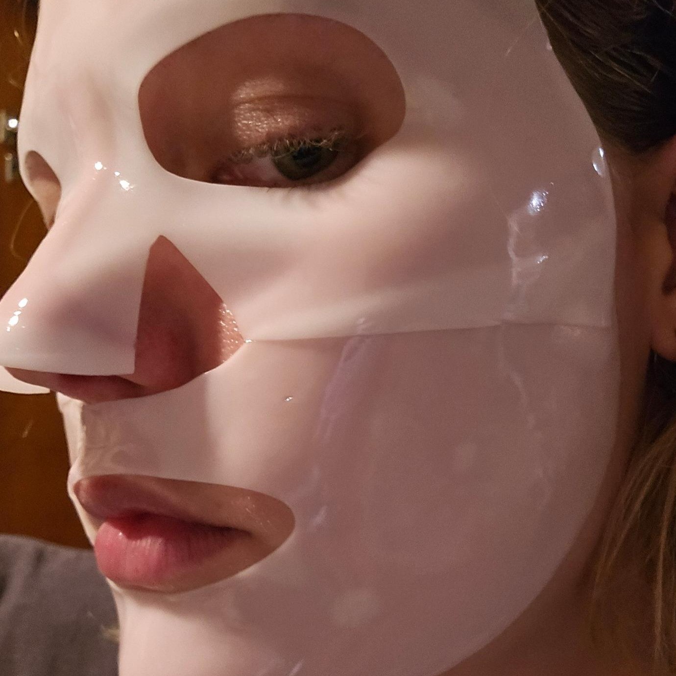 Elizavecca Botanitch Hydrogel Collagen Recipe Mask Pack being used