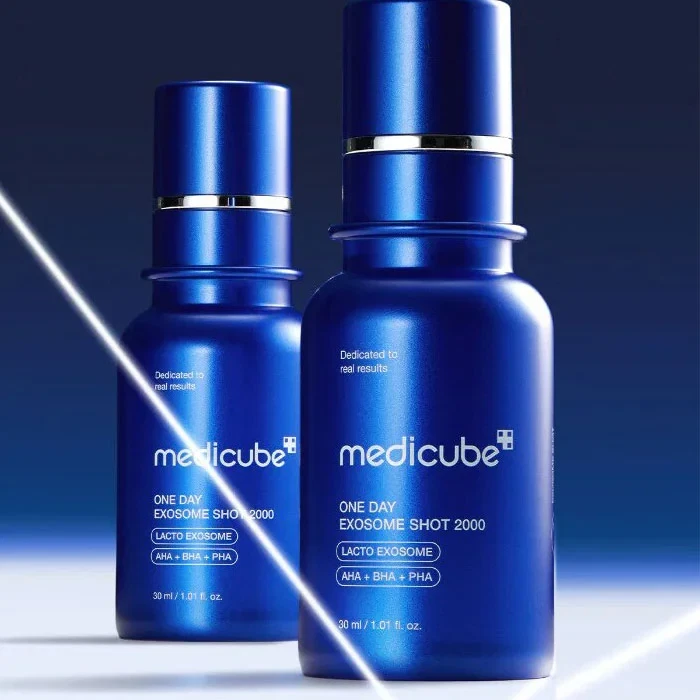 Medicube One Day Exosome Shot 2000 ampoule in ice-blue background