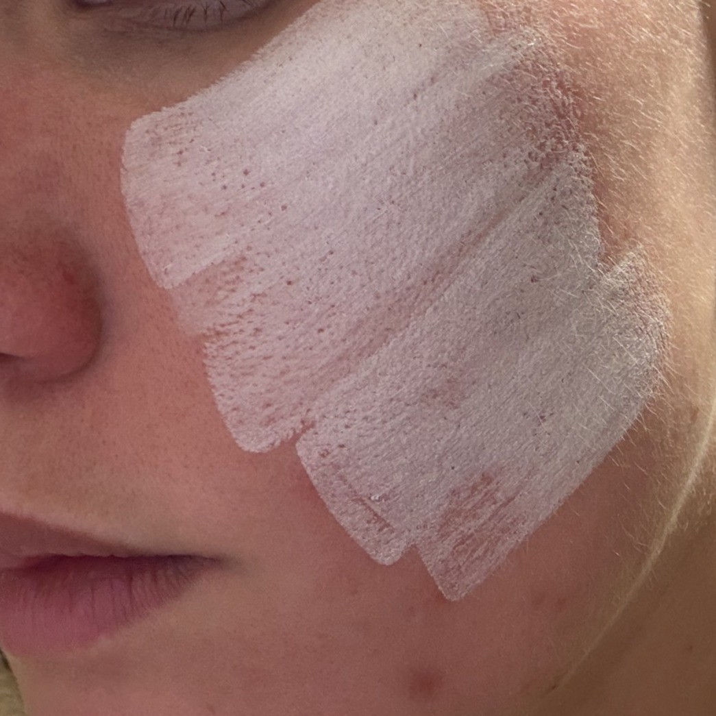 ELROEL Blanc Cover Cream Stick Medium First Application