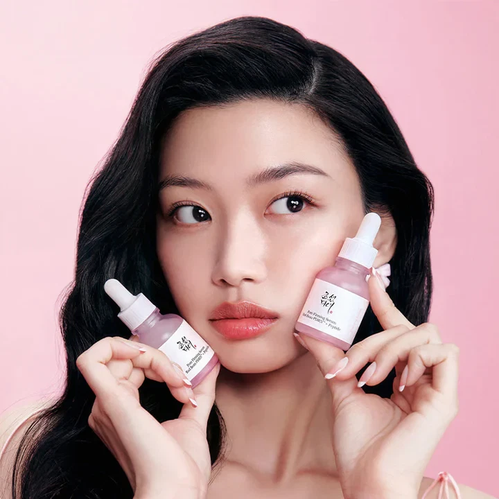 Beauty of Joseon Pore Refining Serum: Red Bean PDRN + Peptides held by model