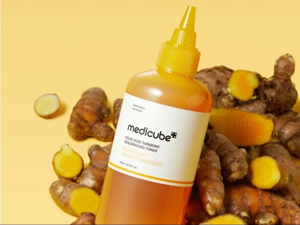 Lightweight, Golden and Soothing | Medicube Kojic Acid Turmeric Resurfacing Toner Review