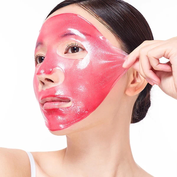 Dr Melaxin TXA-Astaxanthin Overnight Wrapping Mask on model