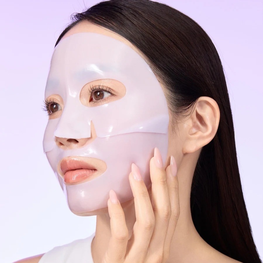 Model wearing the Biodance Rejuvenating Caviar PDRN Real Deep Mask